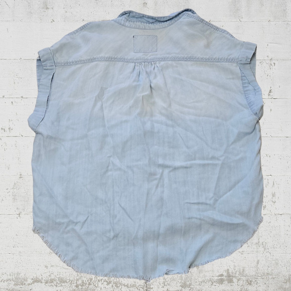 Rails Light Chambray Rolled Cuff Button Down Classic Short Sleeve Top Size Small - Picture 8 of 10